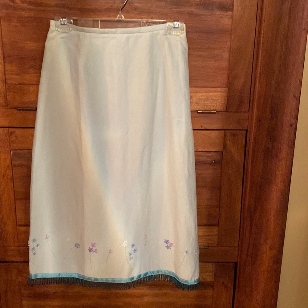 Woman straight powder blue skirt with decoration